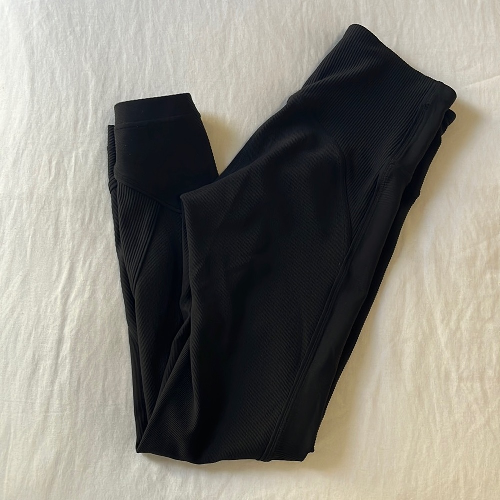 Lululemon leggings size 4!